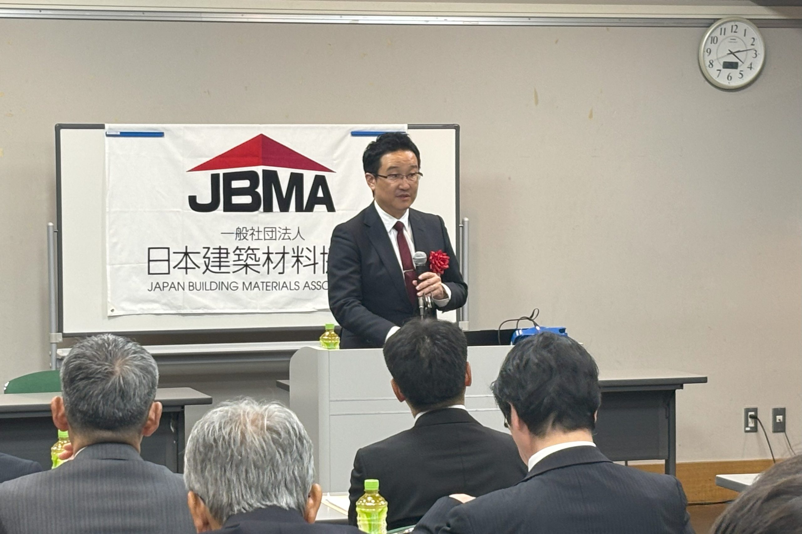 SNSについてファクトチェックの重要性を語る野島淳氏